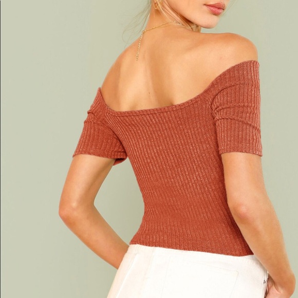 Crop top - Picture 2 of 4